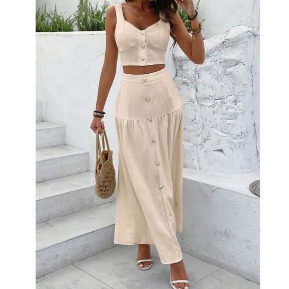 Button Detail Sweetheart Crop Top Maxi Skirt Set - Picture 4 of 9
